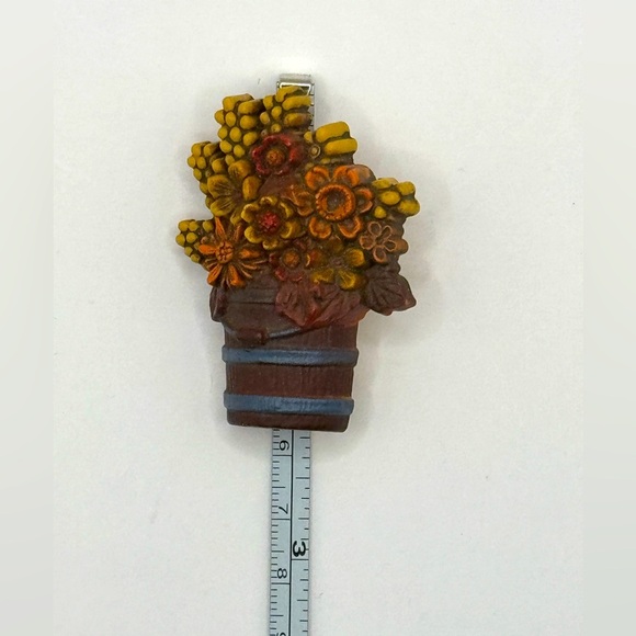 Vintage Hallmark Cards Autumn Fall Flowers In Pail bucket pot basket Pin Brooch - Picture 2 of 3